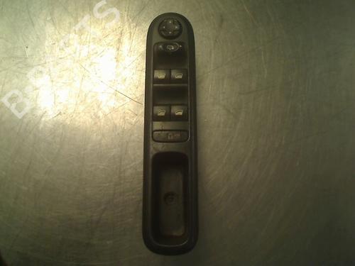 Used Switch Switch PEUGEOT 5008 (0U_, 0E_) 1.6 16V (156 hp) 40491778 40491778