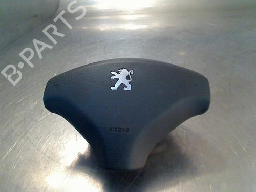 Used Driver airbag Driver airbag PEUGEOT 5008 (0U_, 0E_) 1.6 16V (156 hp) 34683842 34683842