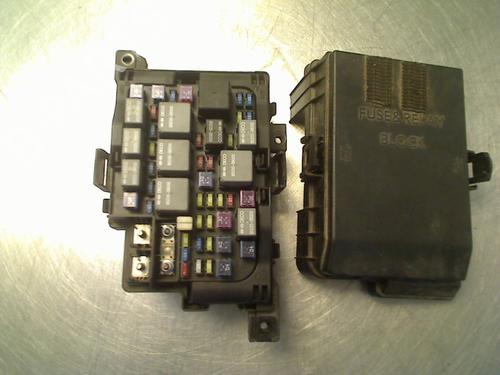 Used Fuse box Fuse box KIA CARENS III MPV (UN) 2.0 CVVT (144 hp) 40035726 40035726