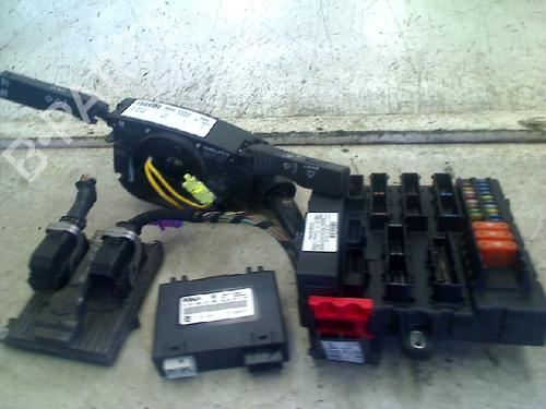 steering-column-stalk-opel-signum-hatchback-z03-2003-2004-2005-2006-2007-2008-34675016 main image