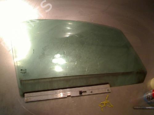 Used Front right door window Front right door window 34676673 34676673