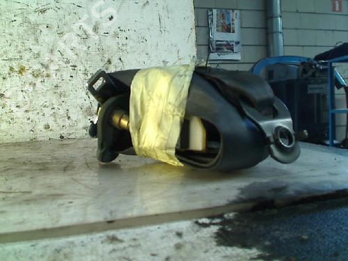 front-right-seatbelt-renault-kangoo-kc01_-1997-34650168 main image