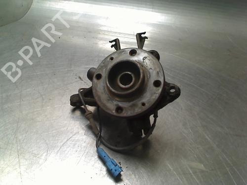 Used Right front steering knuckle Right front steering knuckle PEUGEOT 206+ (2L_, 2M_) 1.4 i (73 hp) 34686745 34686745