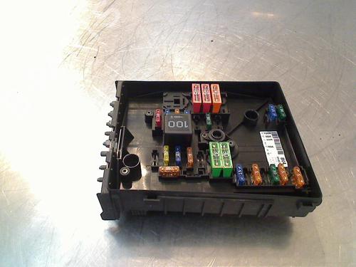 Used Fuse box Fuse box VW GOLF V (1K1) 1.6 FSI (115 hp) 34678003 34678003