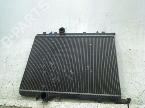 Used Water radiator Water radiator PEUGEOT 307 SW (3H) 2.0 16V (136 hp) 34670984 34670984
