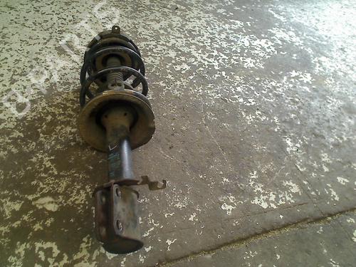 Used Left front shock absorber Left front shock absorber RENAULT MEGANE I Grandtour (KA0/1_) 1.6 16V (KA0B, KA04, KA11) (107 hp) 34667327 34667327