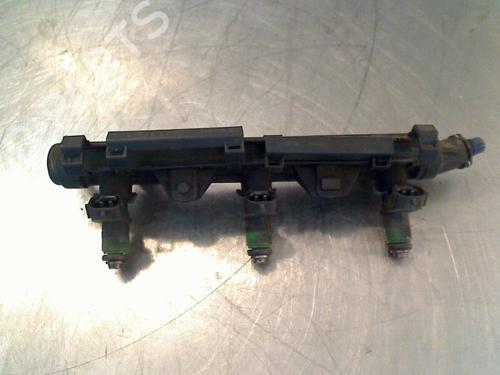 Used Injection rail Injection rail VW POLO IV (9N_, 9A_) 1.2 12V (64 hp) 34683289 34683289