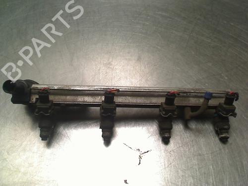 Used Injection rail Injection rail VOLVO V40 Estate (645) 1.8 (122 hp) 34689217 34689217