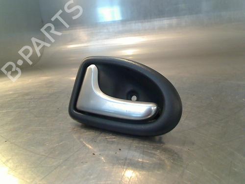 Højre bagtil invendig håndtag Højre bagtil invendig håndtag RENAULT CLIO II (BB_, CB_) 1.6 16V (BB01, BB0H, BB0T, BB14, BB1D, BB1R, BB2KL, BB3G... (107 hp) 34678182 34678182