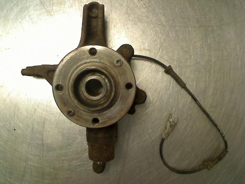 Used Right front steering knuckle Right front steering knuckle PEUGEOT 3008 I MPV (0U_) 1.6 VTi (120 hp) 35799623 35799623