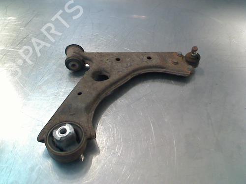 Used Right front suspension arm Right front suspension arm FIAT GRANDE PUNTO (199_) 1.4 (199AXB11, 199AXB1A, 199BXB1A, 199AXL1A) (77 hp) 34677985 34677985
