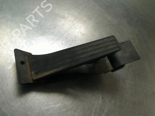 pedal-bmw-1-e87-2003-2004-2005-2006-2007-2008-2009-2010-2011-2012-2013-34685897 main image