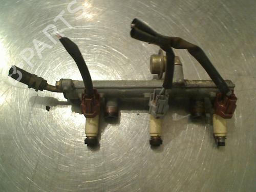 Used Injection rail Injection rail DAIHATSU SIRION (M1) 1.0 i (M100) (58 hp) 34679468 34679468