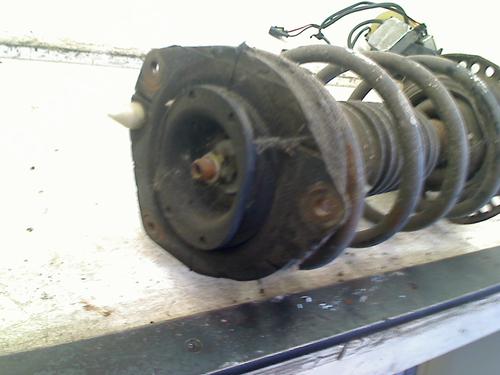 Used Right front shock absorber Right front shock absorber RENAULT MEGANE II Estate (KM0/1_) 1.9 dCi (KMRG, KM1G, KM0G, KM2C) (120 hp) 34656288 34656288