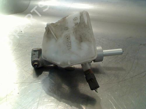 brake-master-cylinder-citroen-c4-i-lc_-2004-2005-2006-2007-2008-2009-2010-2011-2012-2013-2014-34677277 main image