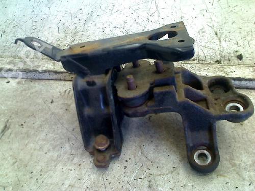 Used Engine mount Engine mount PEUGEOT 107 (PM_, PN_) 1.0 (68 hp) 34675849 34675849