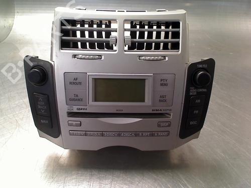 Used Radio Radio TOYOTA YARIS (_P9_) 1.4 D-4D (NLP90_, NLP90R) (90 hp) 34686799 34686799