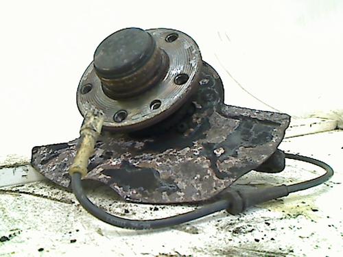 Used Left front steering knuckle Left front steering knuckle OPEL OMEGA B Estate (V94) 2.2 16V (F35, M35, P35) (144 hp) 34652253 34652253