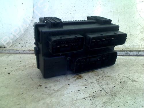 Used Fuse box Fuse box FIAT GRANDE PUNTO (199_) 1.4 (199AXB11, 199AXB1A, 199BXB1A, 199AXL1A) (77 hp) 34676008 34676008