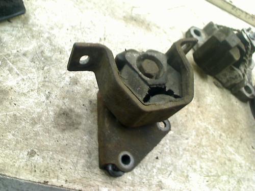 Used Gearbox mount Gearbox mount FIAT SEICENTO / 600 (187_) 1.1 (187AXB, 187AXB1A, 187AXC1A02) (54 hp) 34655622 34655622