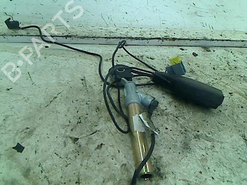 Engache cinturón Engache cinturón RENAULT CLIO II (BB_, CB_) 1.2 (BB0A, BB0F, BB10, BB1K, BB28, BB2D, BB2H, CB0A,... (58 hp) 34652497 34652497
