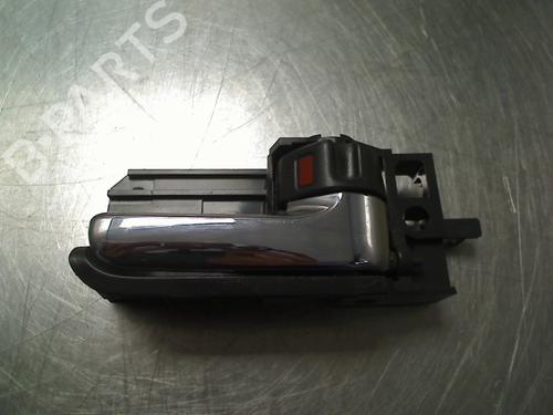 Højre bagtil invendig håndtag Højre bagtil invendig håndtag TOYOTA AVENSIS Estate (_T25_) 2.0 VVT-i (AZT250_, AZT250R) (147 hp) 34687791 34687791