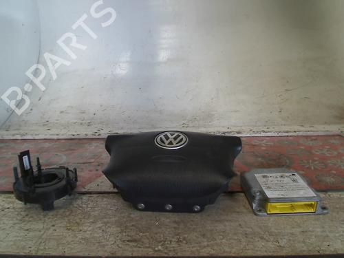 driver-airbag-vw-passat-b5-variant-3b5-1997-1998-1999-2000-2001-34661475 main image