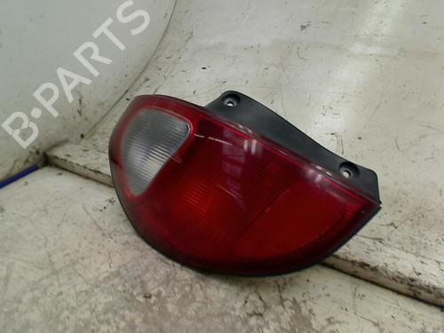 Venstre baglygte Venstre baglygte DAIHATSU SIRION (M1) 1.0 i (M100) (56 hp) 34663740 34663740