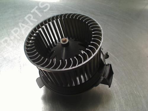 Used Heater blower motor Heater blower motor PEUGEOT 206+ (2L_, 2M_) 1.4 i (73 hp) 34686760 34686760