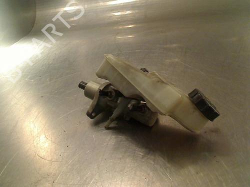 Used Brake master cylinder Brake master cylinder VOLVO V50 (545) 2.4 (140 hp) 34682564 34682564