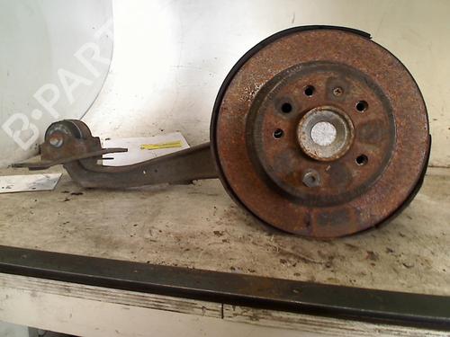 Mozzo posteriore sinistro Mozzo posteriore sinistro OPEL VECTRA B Estate (J96) 1.6 i 16V (F35) (100 hp) 34654898 34654898