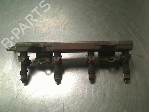Used Injection rail Injection rail NISSAN MICRA III (K12) 1.2 16V (65 hp) 34688984 34688984