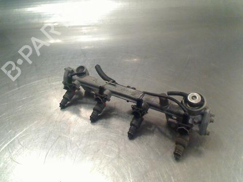 Used Injection rail Injection rail MERCEDES-BENZ CLK Convertible (A208) CLK 200 (208.435) (136 hp) 34682617 34682617