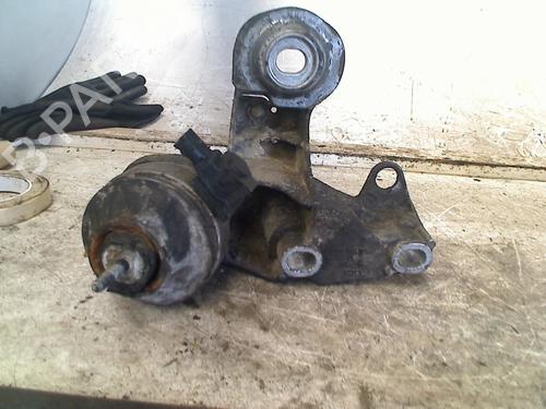 engine-mount-audi-a6-c5-4b2-4b4-1997-1998-1999-2000-2001-2002-2003-2004-2005-34656752 main image