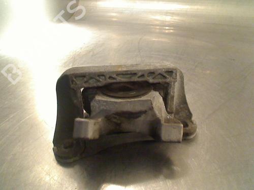 Used Engine mount Engine mount VOLVO V50 (545) 2.4 (140 hp) 34682529 34682529