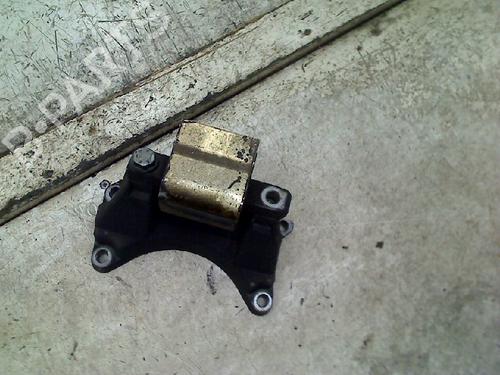 Used Engine mount Engine mount MERCEDES-BENZ C-CLASS (W203) C 180 Kompressor (203.046) (143 hp) 34674876 34674876