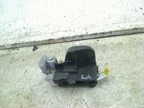Fechadura trás esquerda Fechadura trás esquerda ALFA ROMEO 147 (937_) 1.6 16V T.SPARK ECO (937.AXA1A, 937.BXA1A) (105 hp) 34670509 34670509