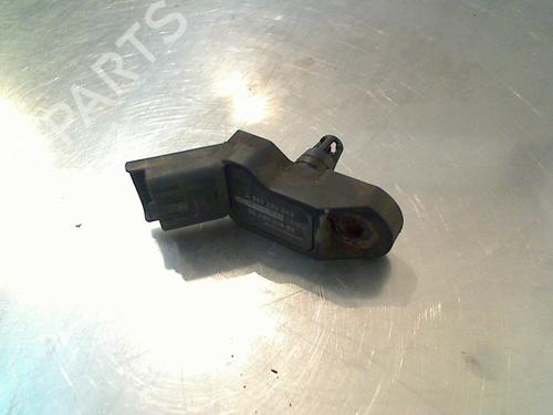 Used Mass air flow sensor Mass air flow sensor PEUGEOT 307 Break (3E) 1.4 (75 hp) 34678114 34678114