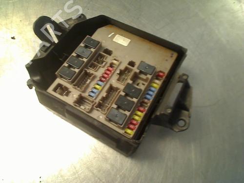 Used Fuse box Fuse box RENAULT CLIO III (BR0/1, CR0/1) 1.2 16V (BR02, BR0J, BR11, CR02, CR0J, CR11) (75 hp) 40527659 40527659