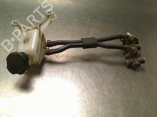 brake-master-cylinder-kia-picanto-i-sa-2004-2005-2006-2007-2008-2009-2010-2011-2012-34690363 main image