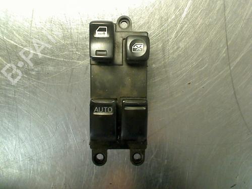 switch-nissan-almera-ii-hatchback-n16-2000-34691910 main image
