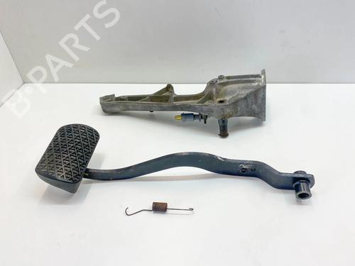 Used Break pedal Break pedal MERCEDES-BENZ SL (R107) 560 SL (242 hp) 36123795 36123795