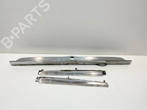 Rivestimento bagagliaio Rivestimento bagagliaio MERCEDES-BENZ SL (R107) 380 SL (107.045) (204 hp) 37610816 37610816