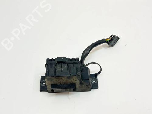 Used Fuse box Fuse box 39229832 39229832
