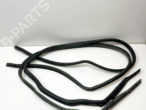 Gummiliste Gummiliste MERCEDES-BENZ SL (R129) 500 SL (129.066) (326 hp) 36131384 36131384