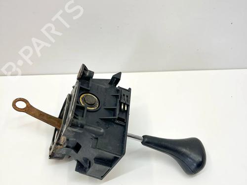 Used Gear lever Gear lever MERCEDES-BENZ SL (R107) 560 SL (107.048) (230 hp) 36131738 36131738