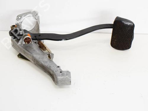 Used Break pedal Break pedal MERCEDES-BENZ SL (R107) 560 SL (107.048) (230 hp) 36116580 36116580