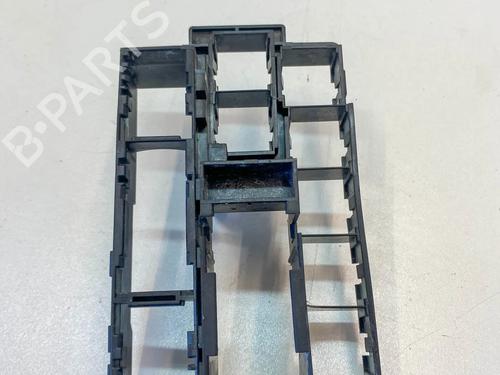 Used Fuse box Fuse box MERCEDES-BENZ SL (R129) 300 SL (129.060) (190 hp) 36120841 36120841