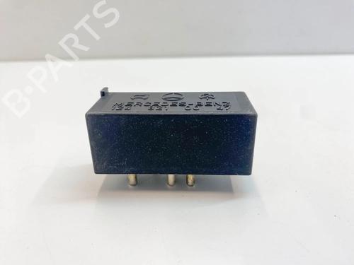 elektronische-module-mercedes-benz-sl-r107-1971-1972-1973-1974-1975-1976-1977-1978-1979-1980-1981-1982-1983-1984-1985-1986-1987-1988-1989-36124242 main image