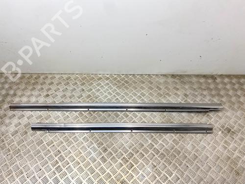 Used Right sideskirt Right sideskirt MERCEDES-BENZ SL (R107) 560 SL (107.048) (230 hp) 36125980 36125980